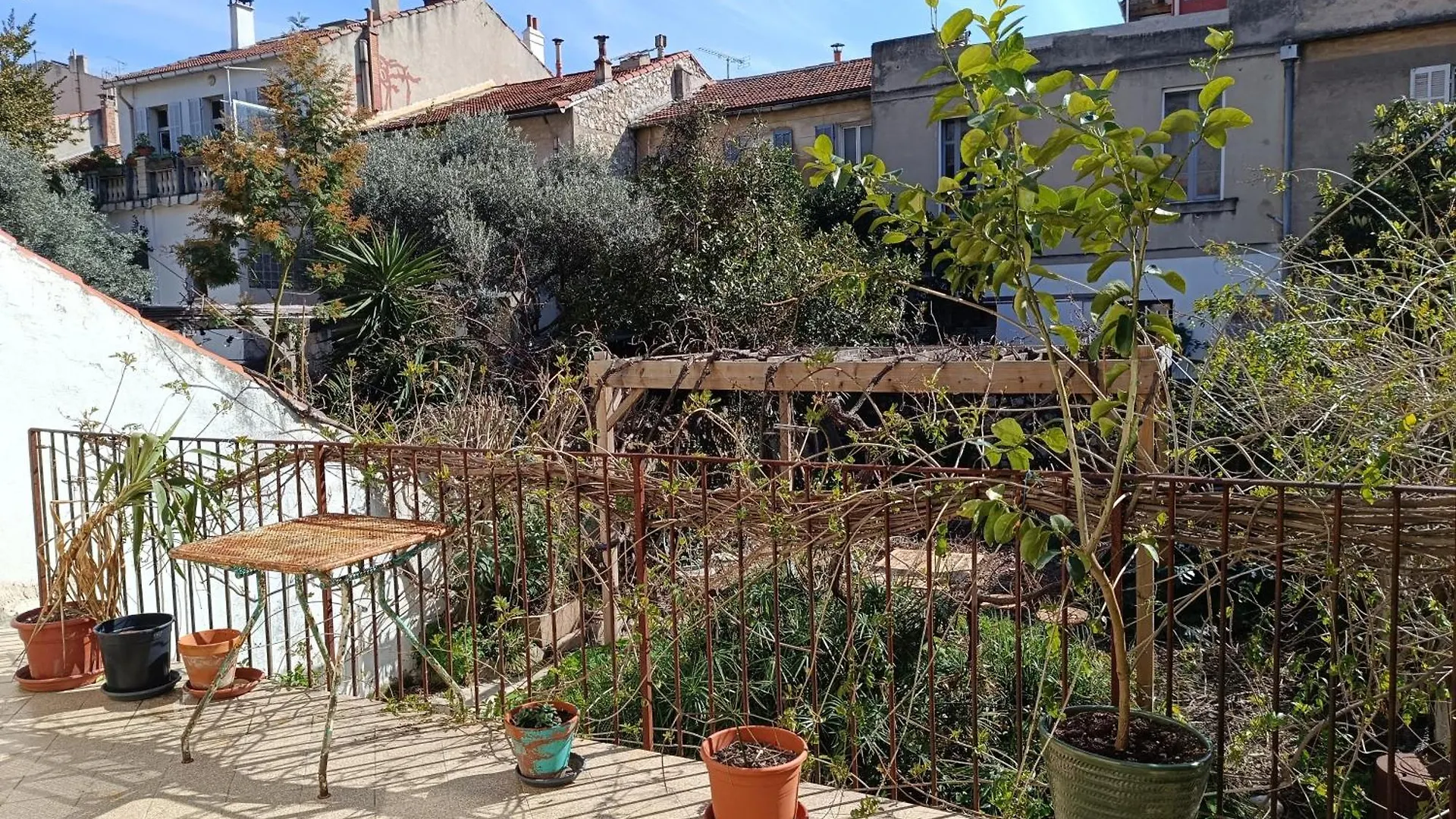Chambre D'Hote 1 Pers - Maison Avec Terrasse Et Jardin Pres De La Friche De La Belle De Mai Marseille Homestay